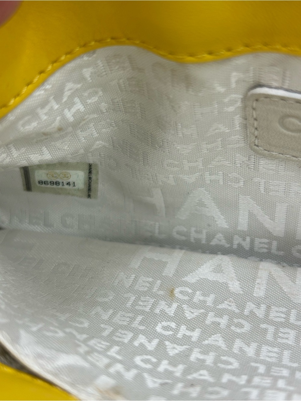 Women's Chanel patent leather floral embossed shoulder bag made in Italy - Picture 6 of 10